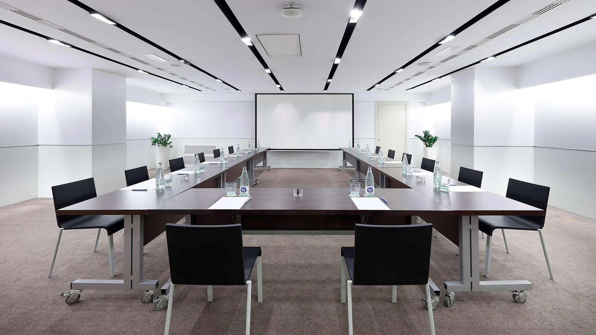 Отель Melia Barcelona Sarria